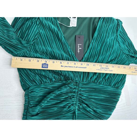Lulus New! Green Satin Plisse Long Sleeve Blouse Ruched V-Neck Holidays Formal M - Picture 6 of 6